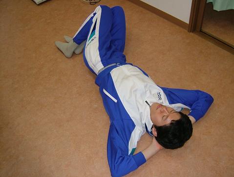 �܂����ĕG�ɂ��A�G����|���č����Ђ˂��Ă���ʐ^